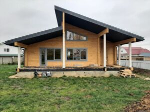 закрыли контур: монтаж окон с наличниками