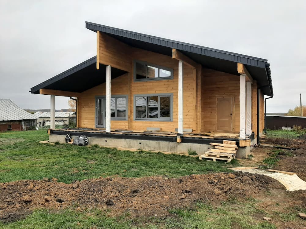 ход работ закрыли контур: монтаж окон с наличниками