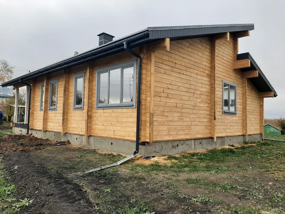 ход работ закрыли контур: монтаж окон с наличниками